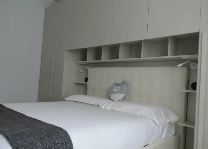 Lake Como Apartments